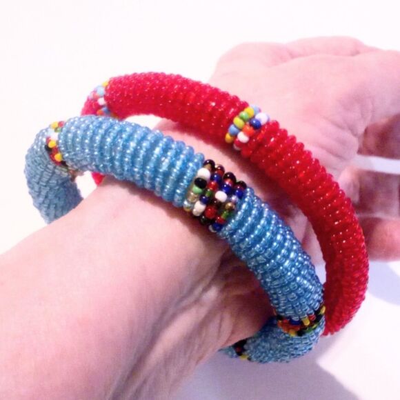Pair of Wrapped Seed Bead Bangle Bracelets in Red and Blue - Picture 4 of 4